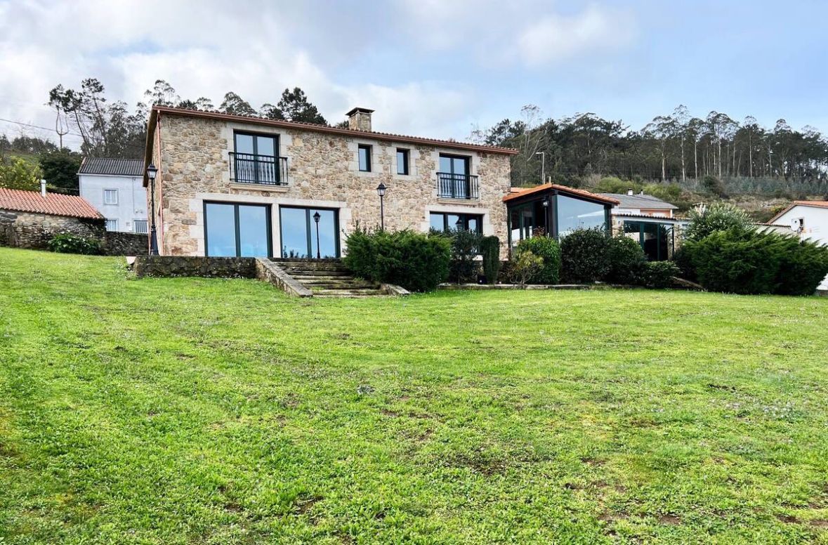 Exterior view of House or chalet to rent in A Laracha    with Heating, Private garden and Terrace