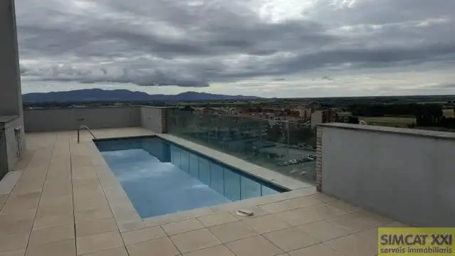 Piscina de Estudio en venta en Figueres con Terraza