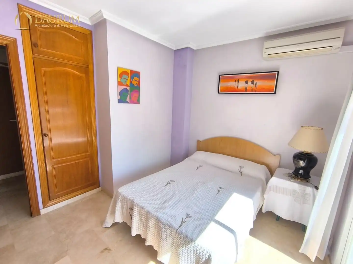 Schlafzimmer von Einfamilien-Reihenhaus zum Verkauf in Santa Pola mit Klimaanlage, Heizung und Privatgarten