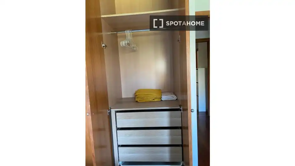 Room in Port Forum