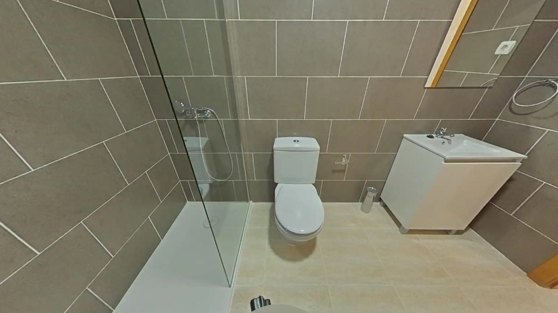 Baño de Piso en venta en Ripollet con Calefacción y Terraza