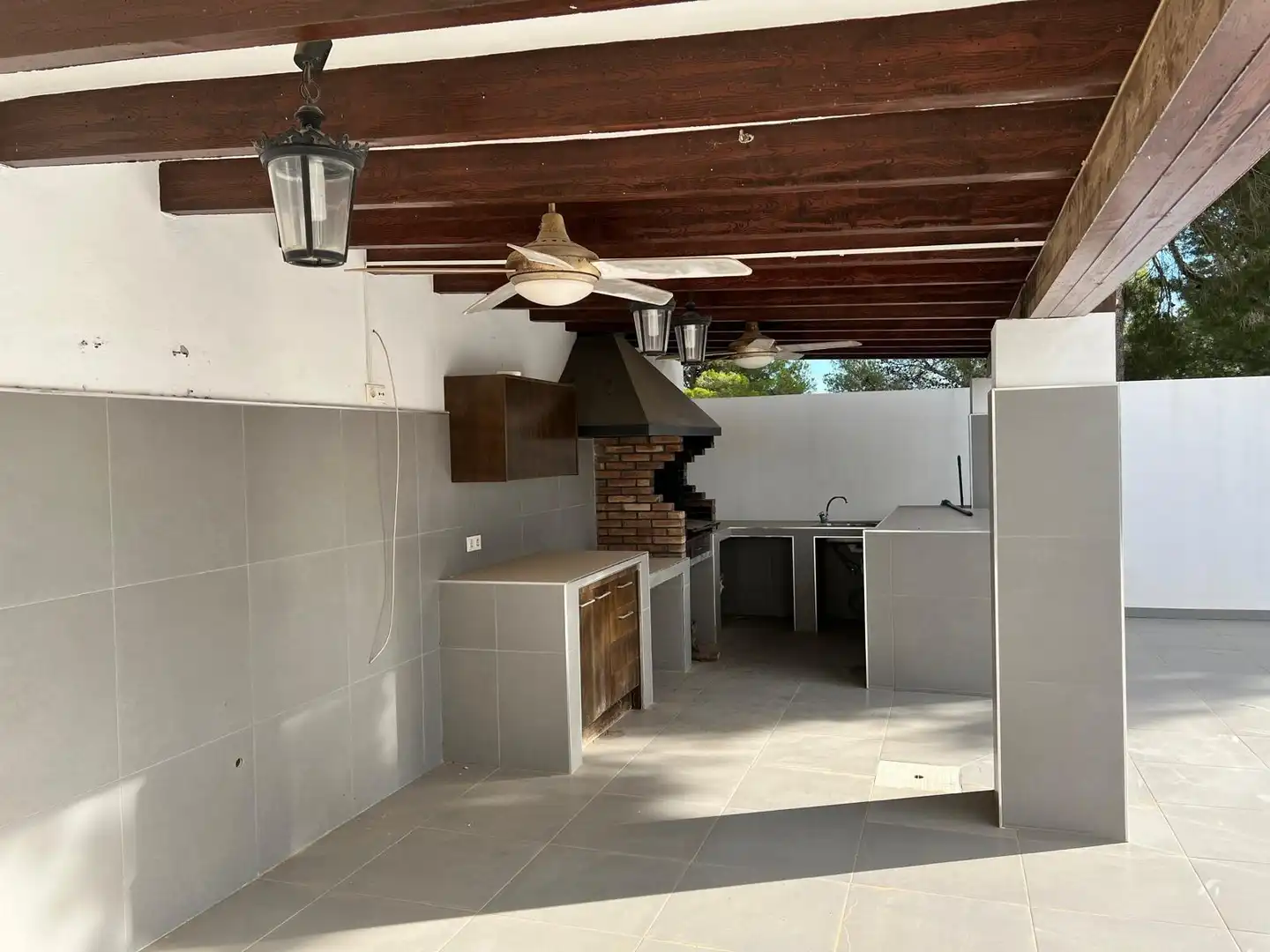 Cuina de Casa o xalet en venda en La Nucia amb Jardí privat, Terrassa i Piscina