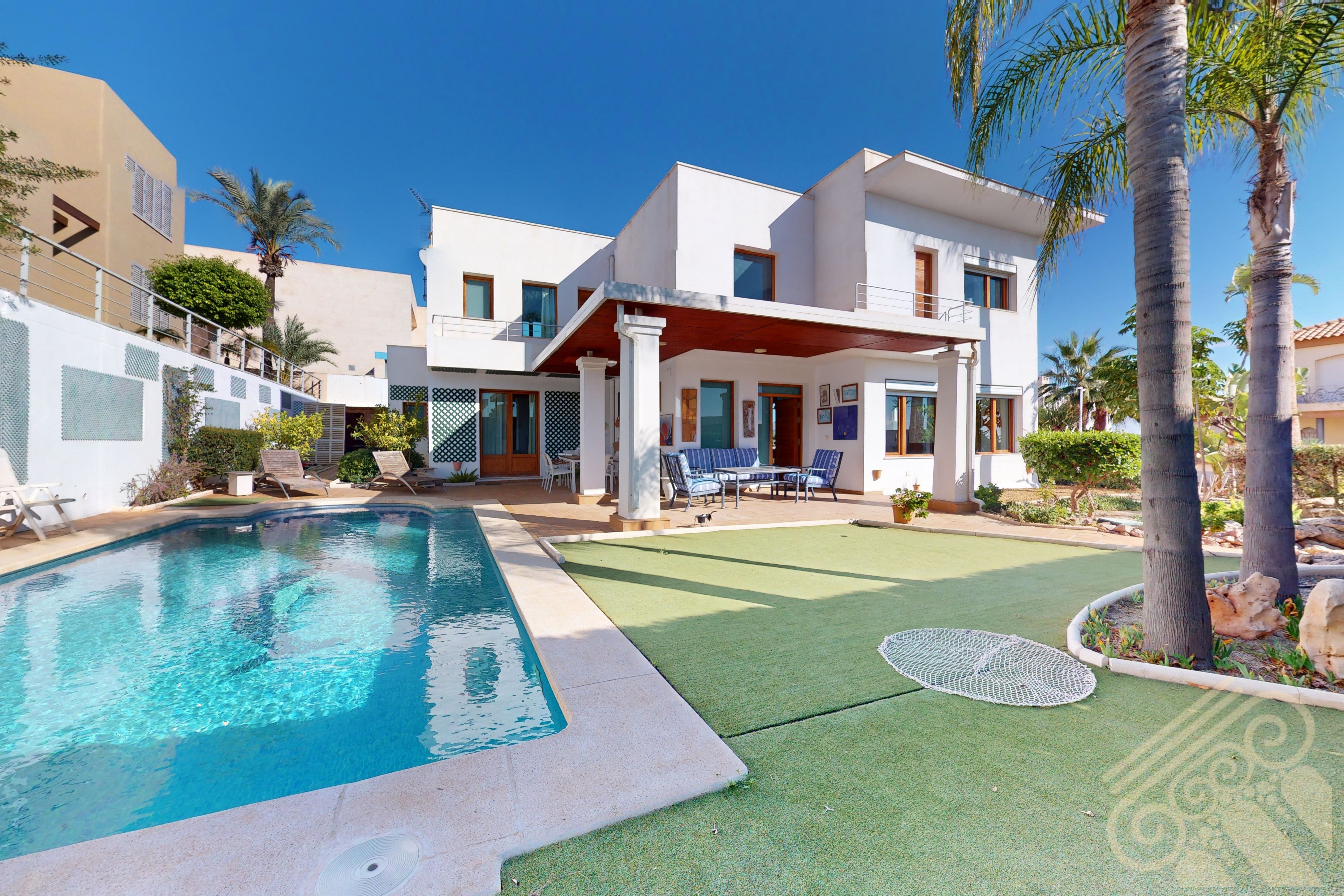 Vista exterior de Casa o xalet en venda en Mojácar amb Aire condicionat, Jardí privat i Parquet