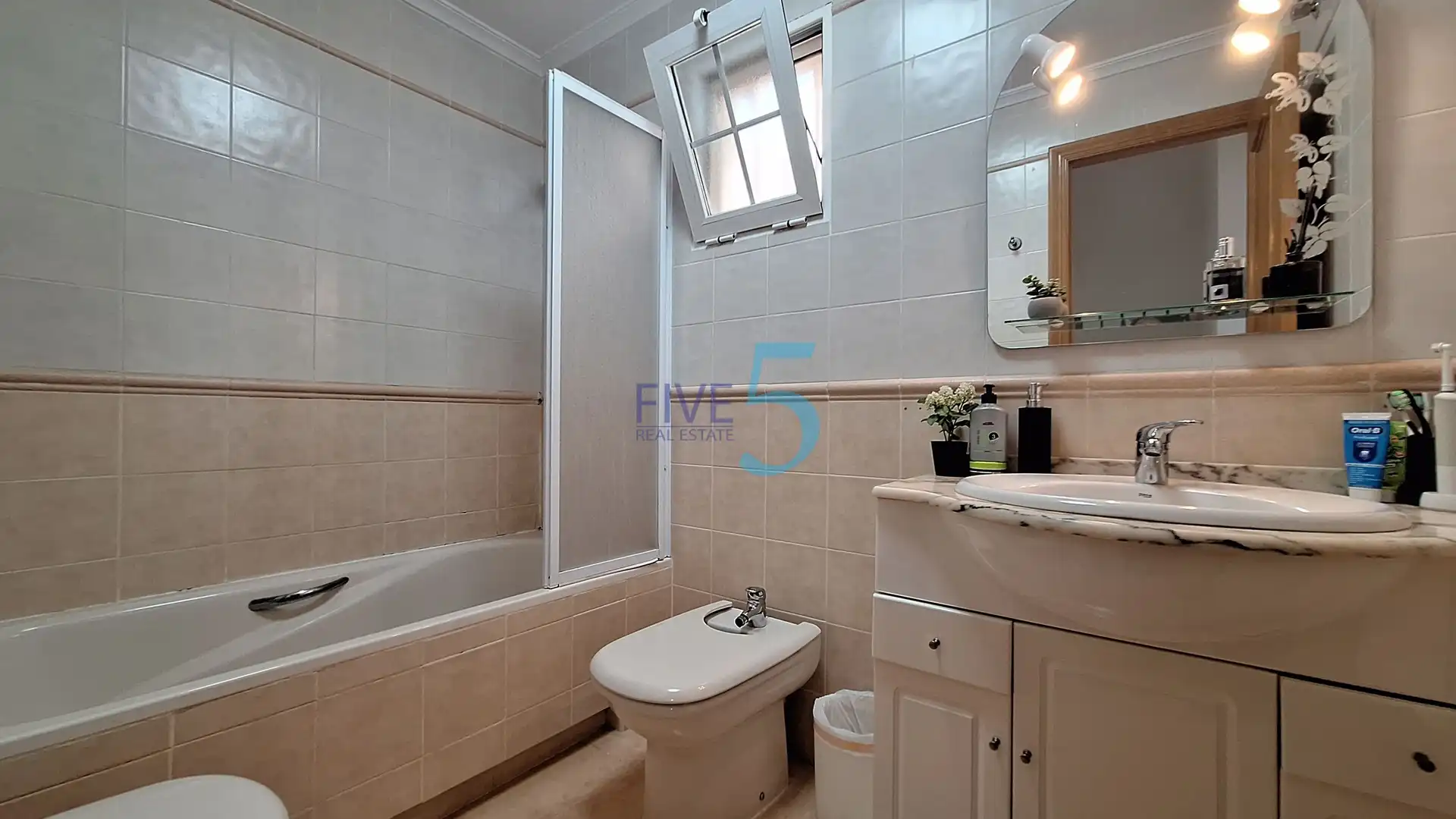 Badezimmer von Maisonette zum Verkauf in Santa Pola mit Terrasse, Abstellraum und Schwimmbad
