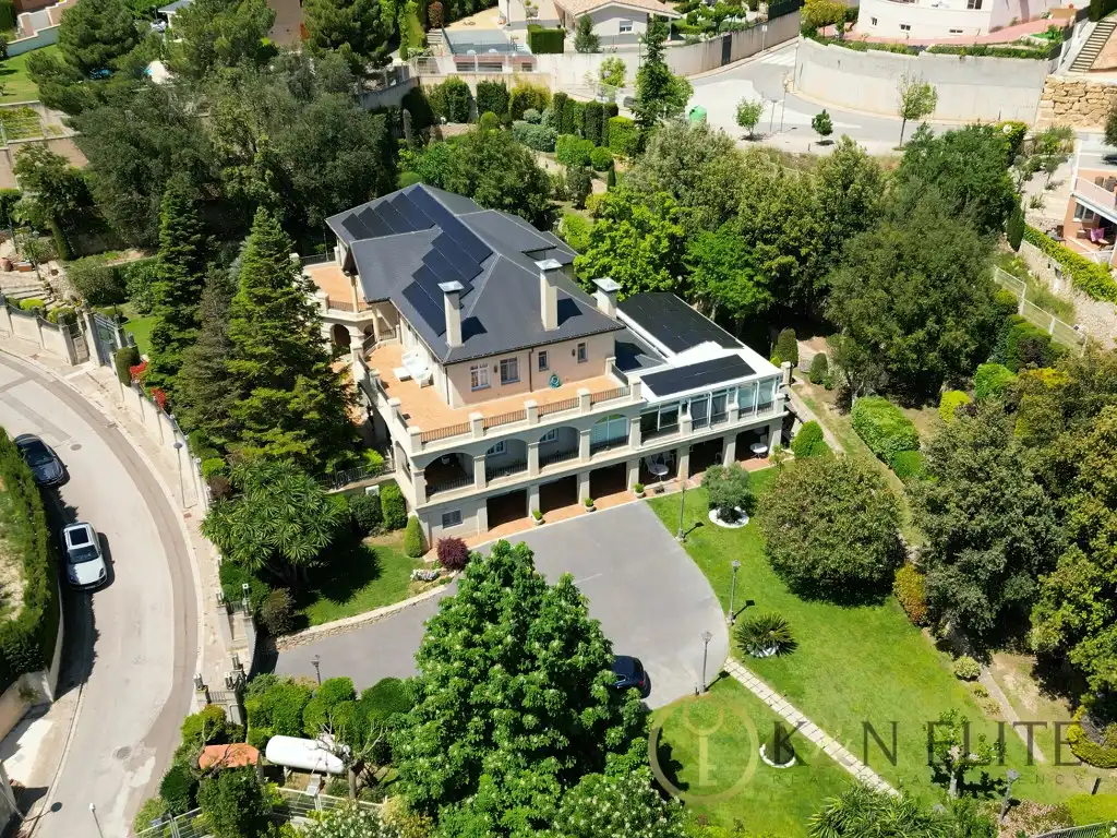 Vista exterior de Casa o xalet en venda en Cocentaina amb Aire condicionat, Calefacció i Jardí privat