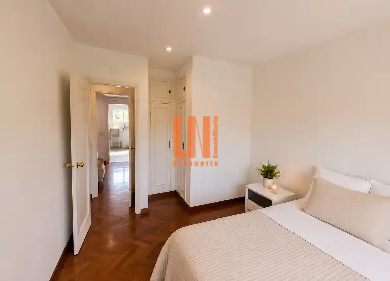 Habitación de Piso en venta en Madrid con Calefacción, Terraza y Piscina comunitaria
