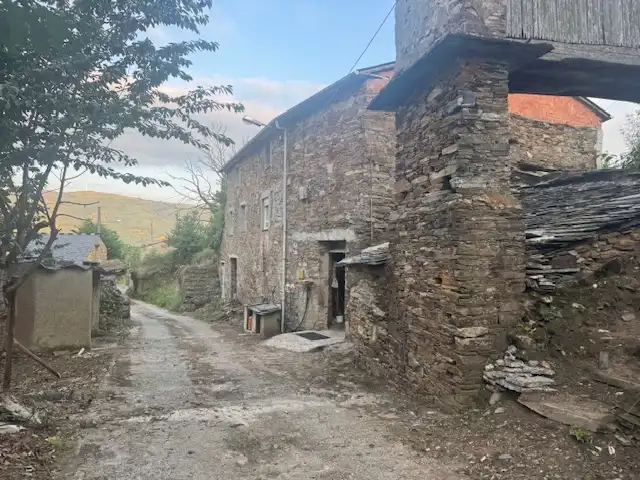 Exterior view of Country homes for sale in San Tirso de Abres