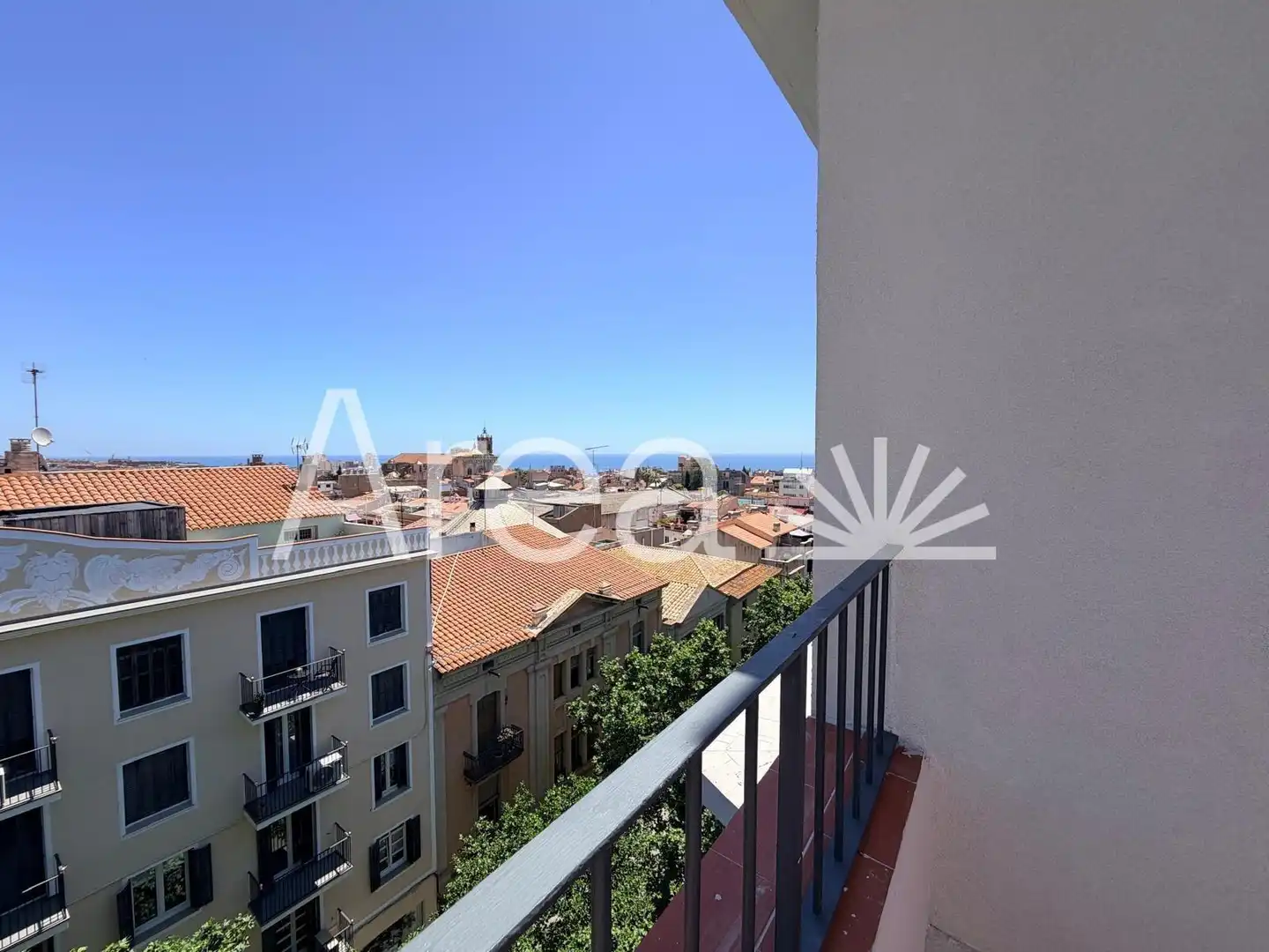 Vista exterior de Àtic en venda en Mataró amb Aire condicionat, Calefacció i Parquet