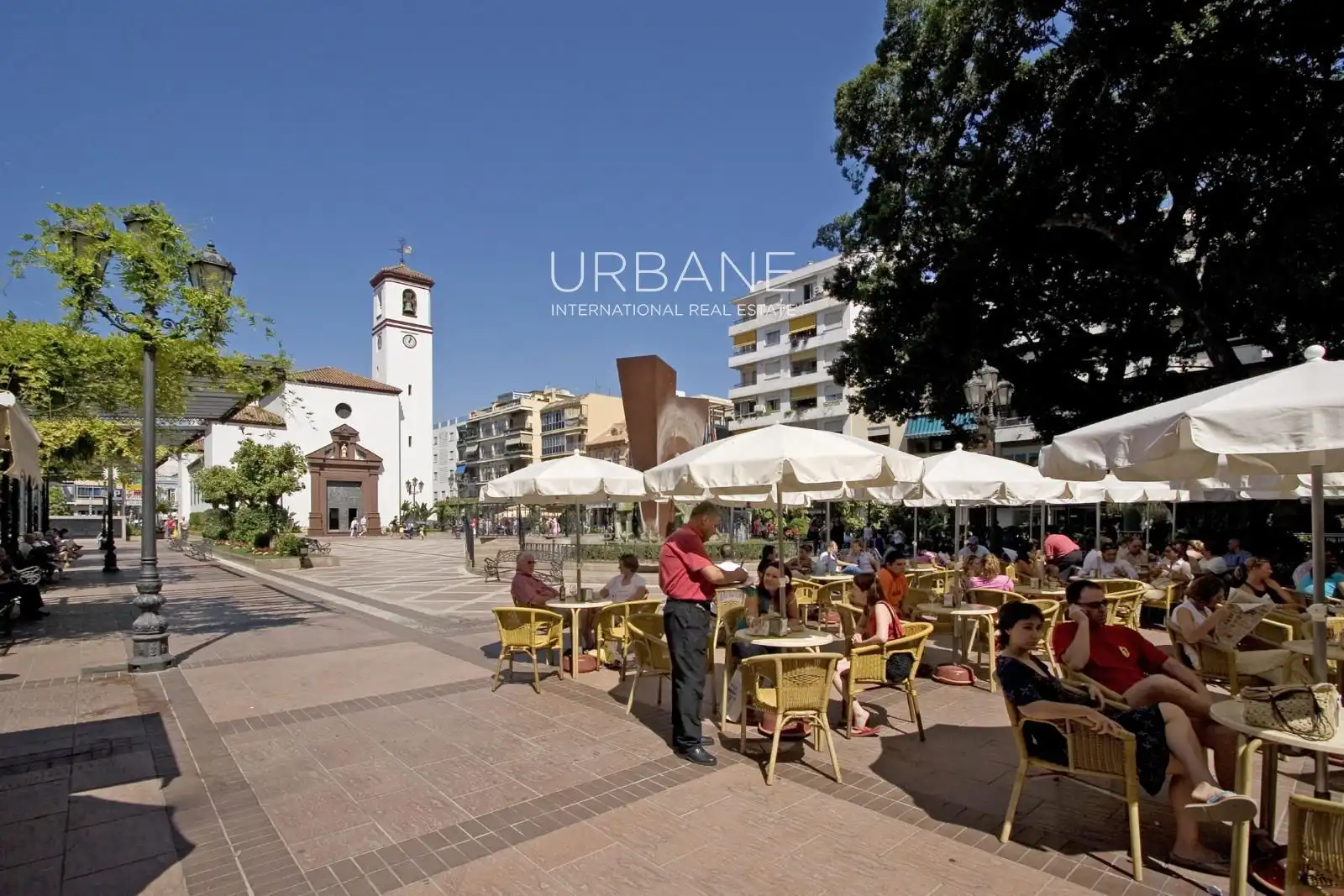 Vista exterior de Pis en venda en Mijas amb Aire condicionat, Terrassa i Piscina