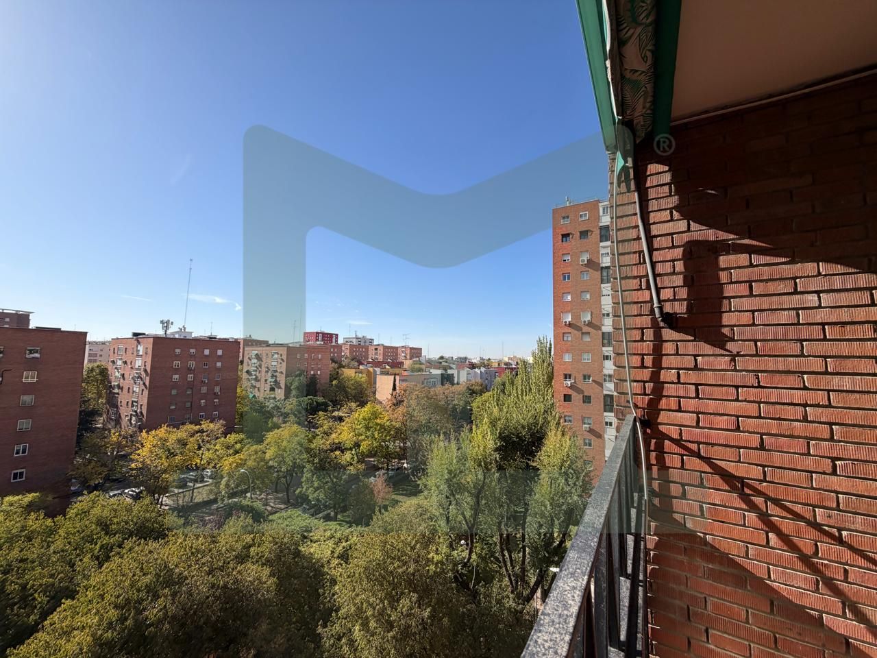 Vista exterior de Pis en venda en  Madrid Capital amb Calefacció, Terrassa i Balcó