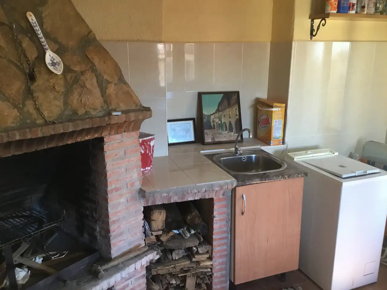 Cuina de Casa adosada en venda en Villamayor de los Montes amb Calefacció, Parquet i Moblat