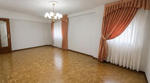 Foto 4 de Apartamento de alquiler en De Mauricio Ravel, Castilla, Madrid Capital
