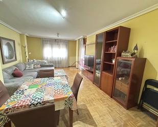 Wohnzimmer von Wohnung miete in Cuenca Capital mit Heizung, Parkett und Terrasse