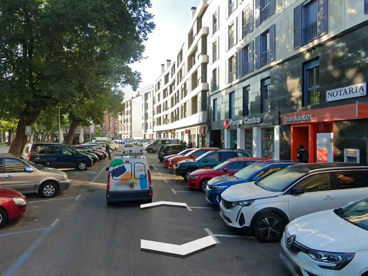 Parkplatz von Garage zum Verkauf in Pinto