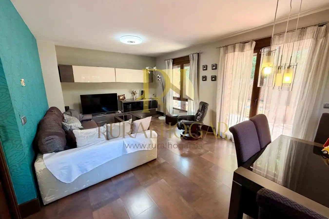 Sala d'estar de Casa o xalet en venda en Molina de Aragón amb Calefacció, Jardí privat i Terrassa