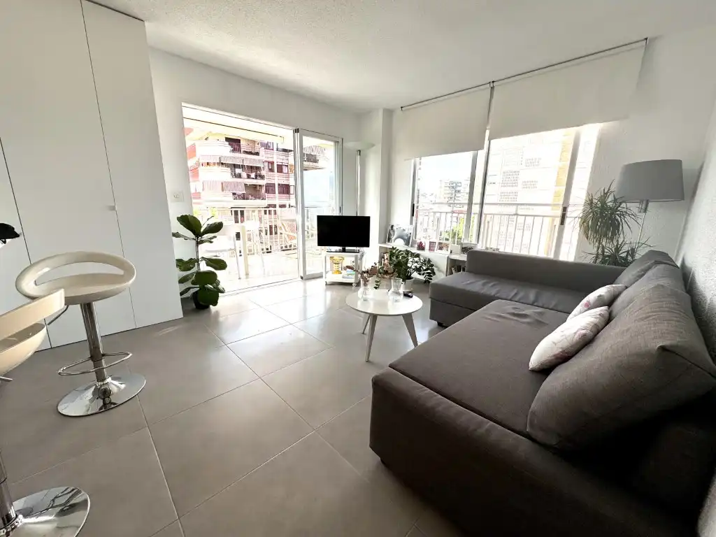 Sala de estar de Apartamento de alquiler en Benicasim / Benicàssim con Terraza, Amueblado y Horno