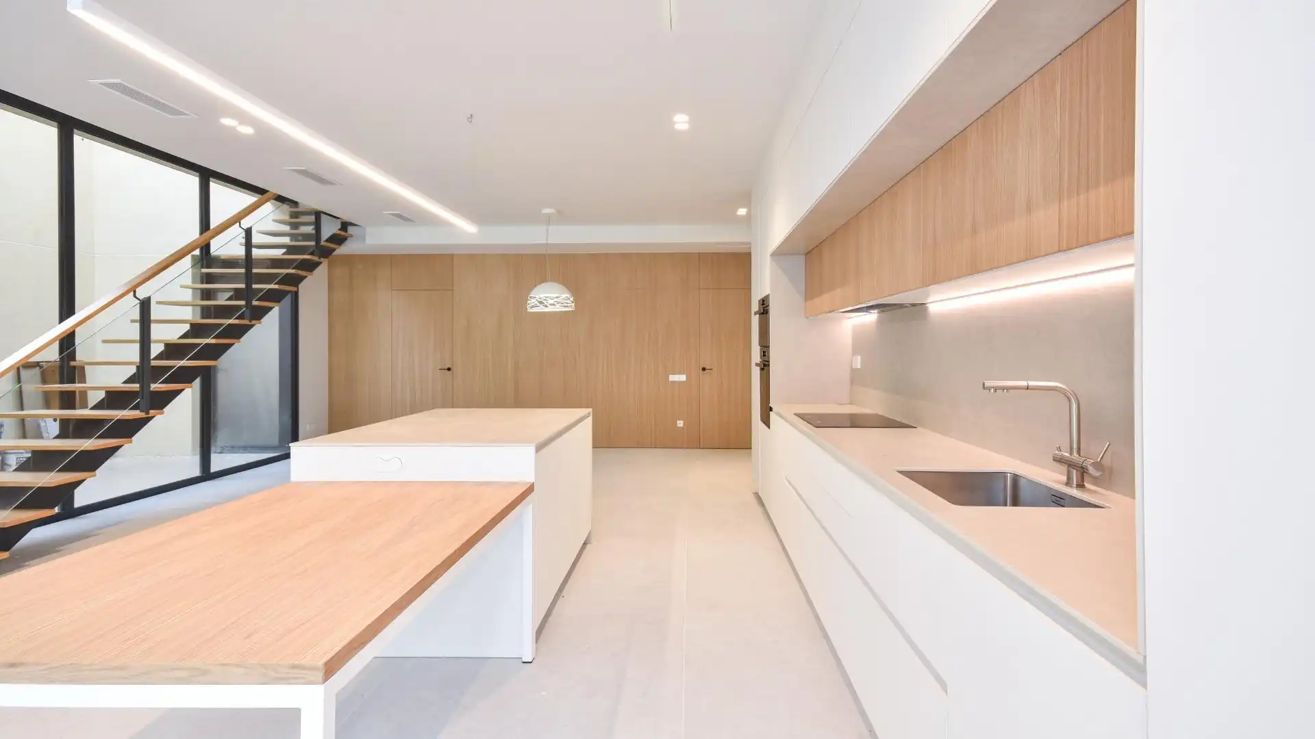 Kitchen of Houses for sale in Terrassa  with Air Conditioner, Private garden and Terrace