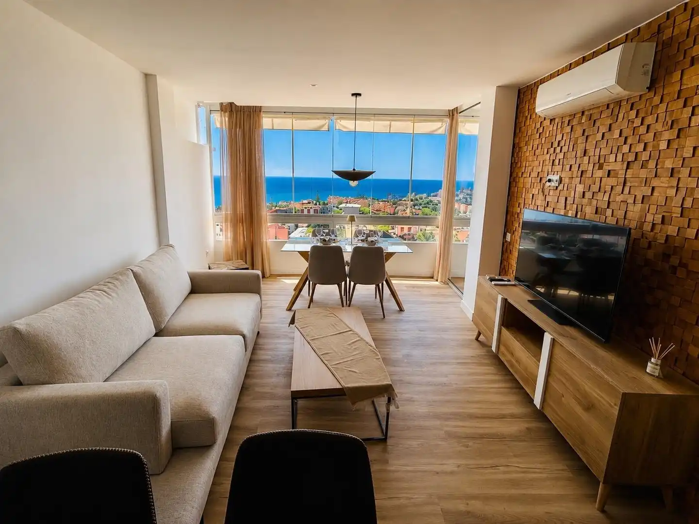 Sala d'estar de Apartament en venda en Fuengirola amb Aire condicionat, Calefacció i Terrassa
