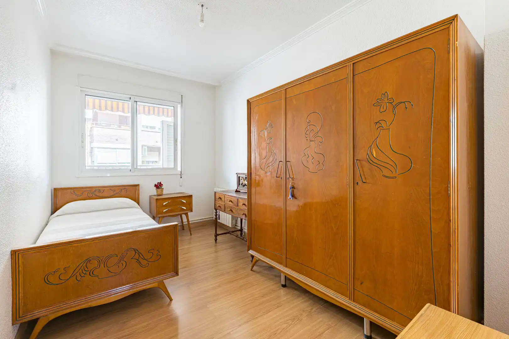 Bedroom of Flat for sale in Sur