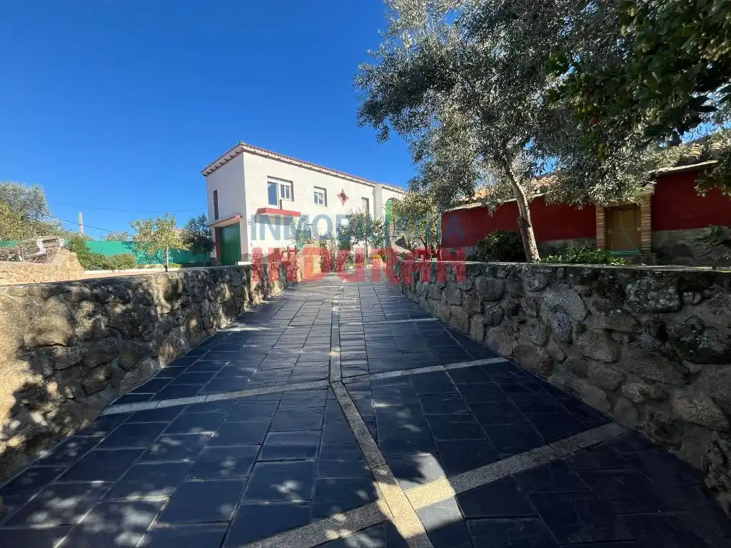 Exterior view of Houses for sale in Carrascalejo