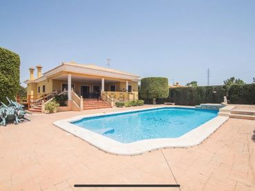 Villa con piscina in vendita a Partida Altabix