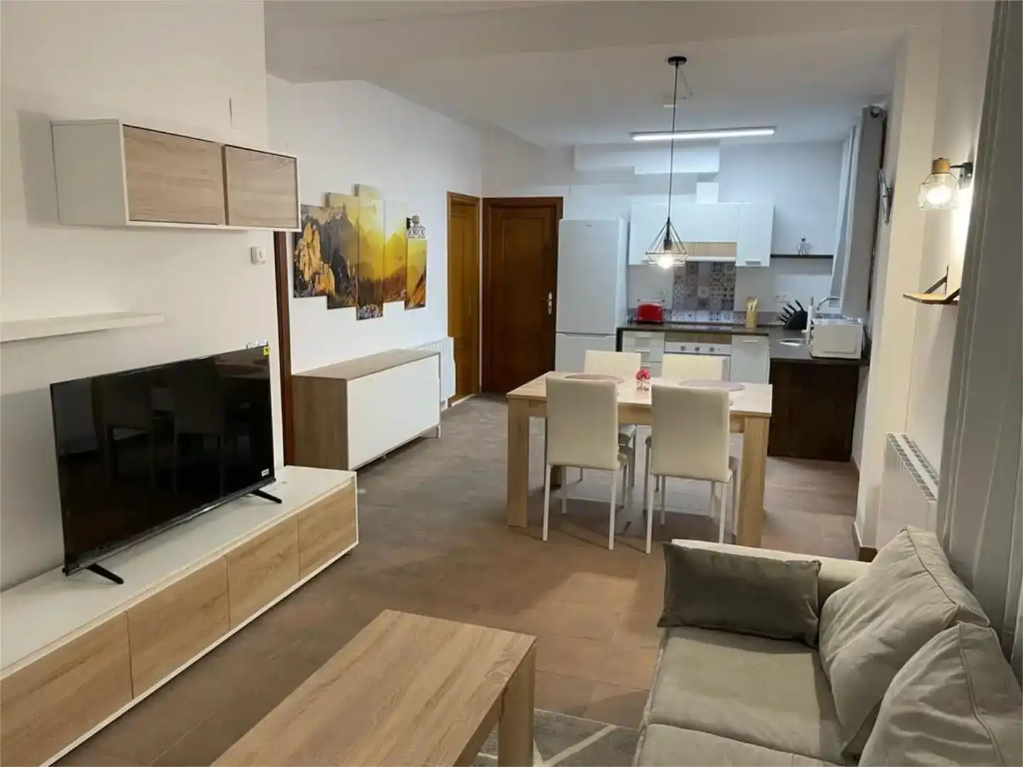 Sala de estar de Apartamento en venta en Benasque con Jardín privado, Piscina y Amueblado