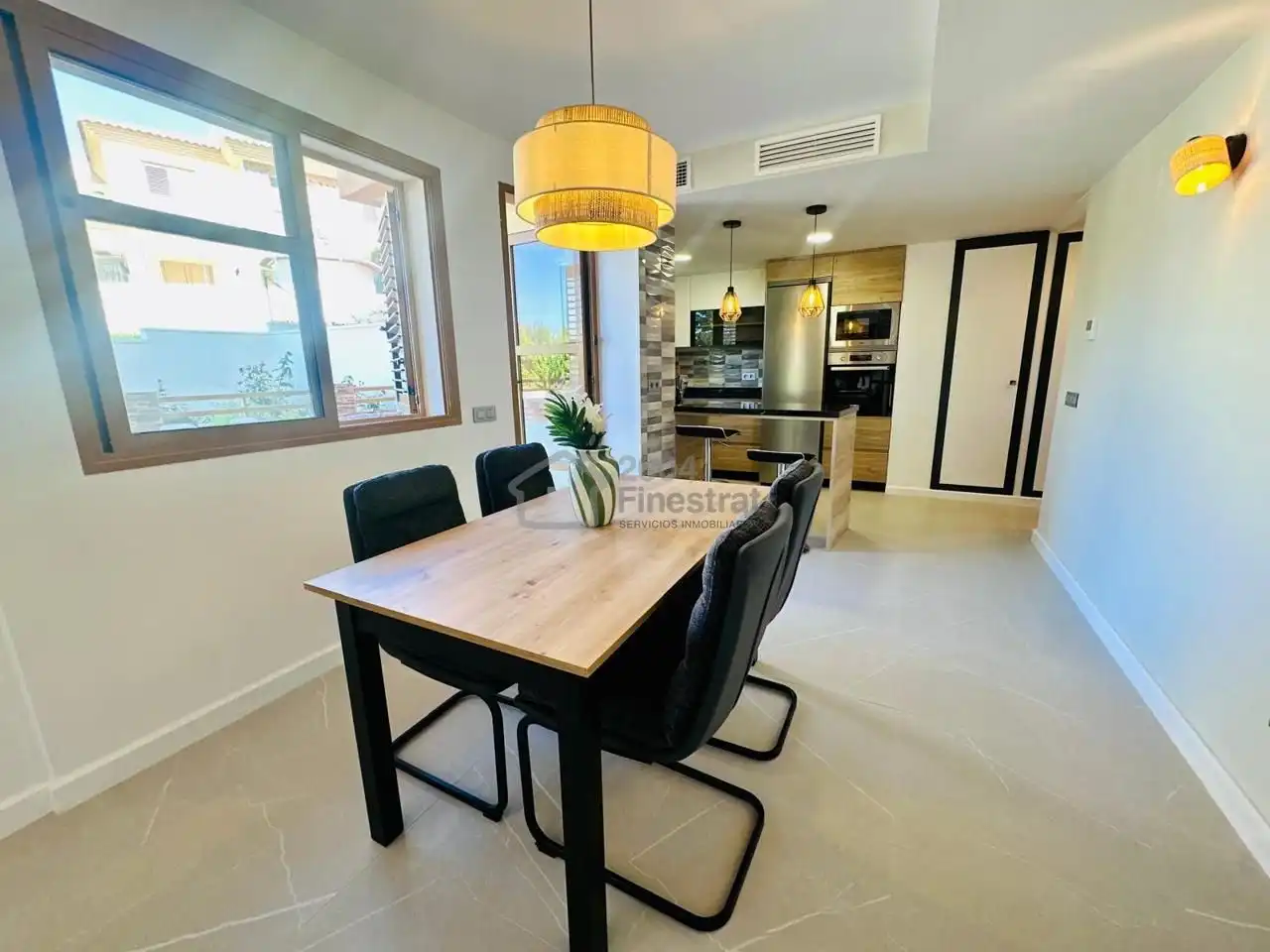 Comedor de Planta baja de alquiler en Callosa d'en Sarrià con Aire acondicionado, Terraza y Amueblado