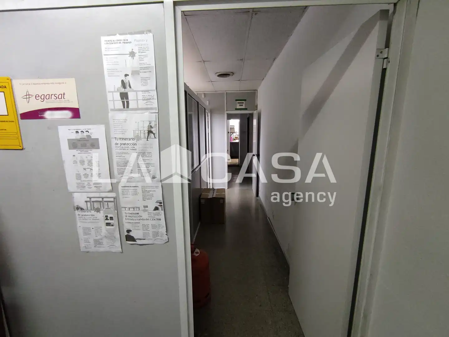 Local comercial en venda a Can Mariner, imagen 8