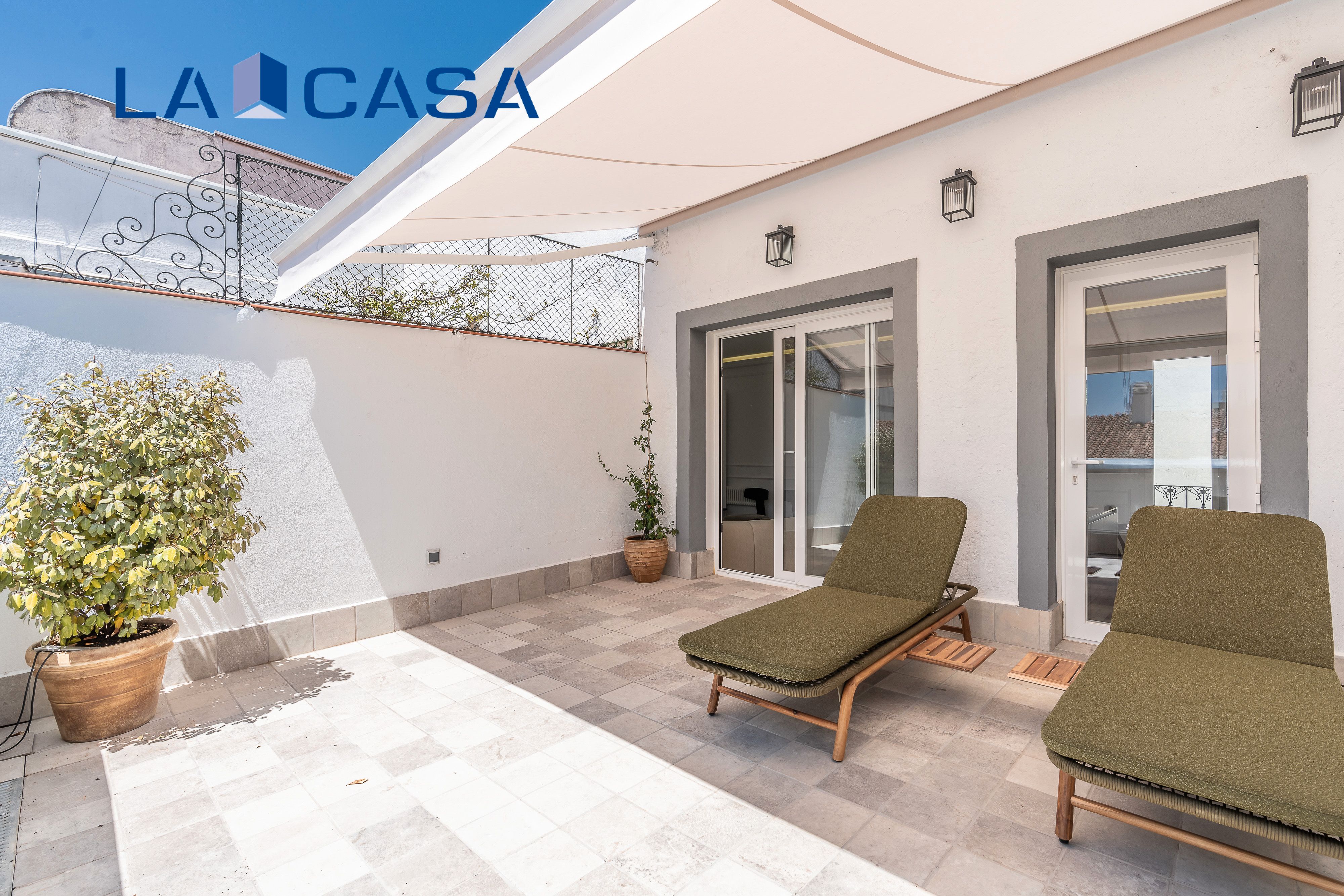 Attic for sale in Calle de Cervantes, Cortes - Huertas