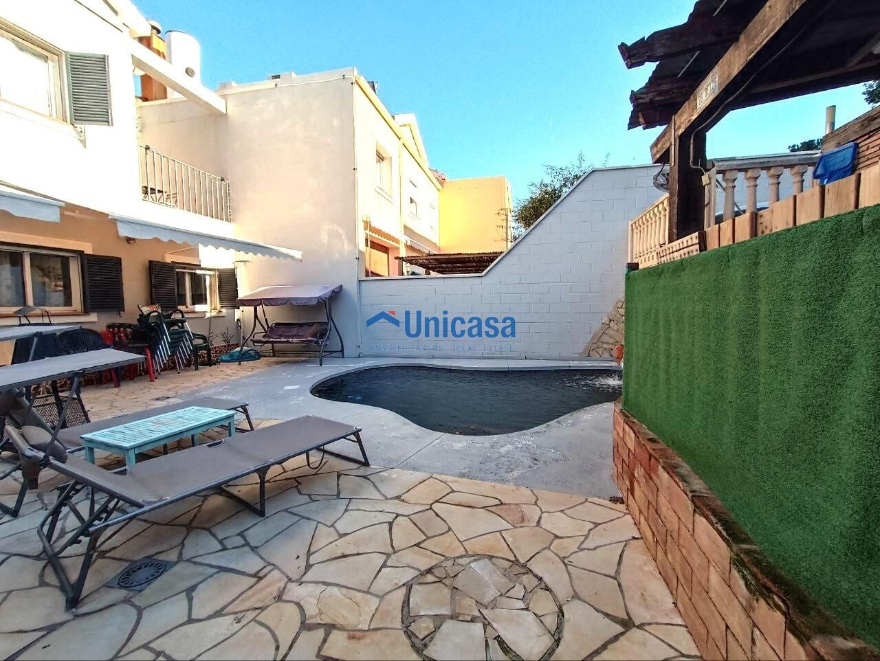Exterior view of Single-family semi-detached for sale in Málaga Capital  with Air Conditioner, Private garden and Terrace