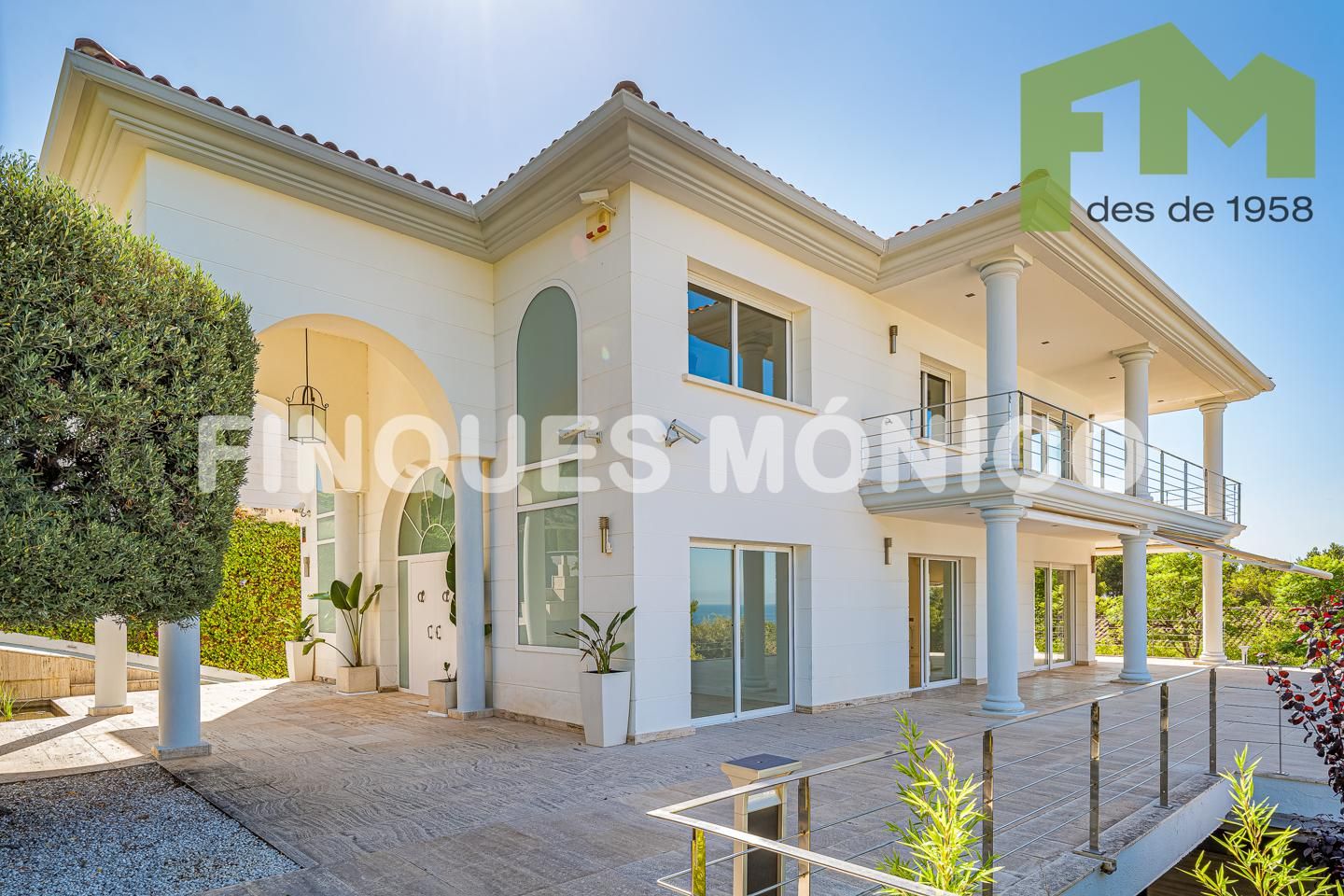 Vista exterior de Casa o xalet en venda en Teià amb Aire condicionat, Calefacció i Jardí privat
