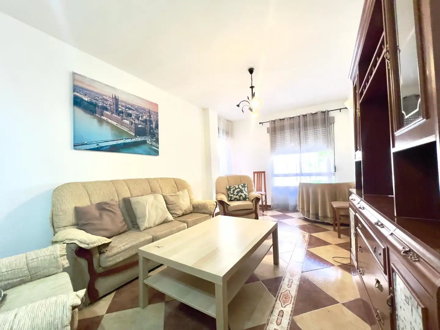 Sala de estar de Piso en venta en Cáceres con Calefacción, Terraza y Amueblado