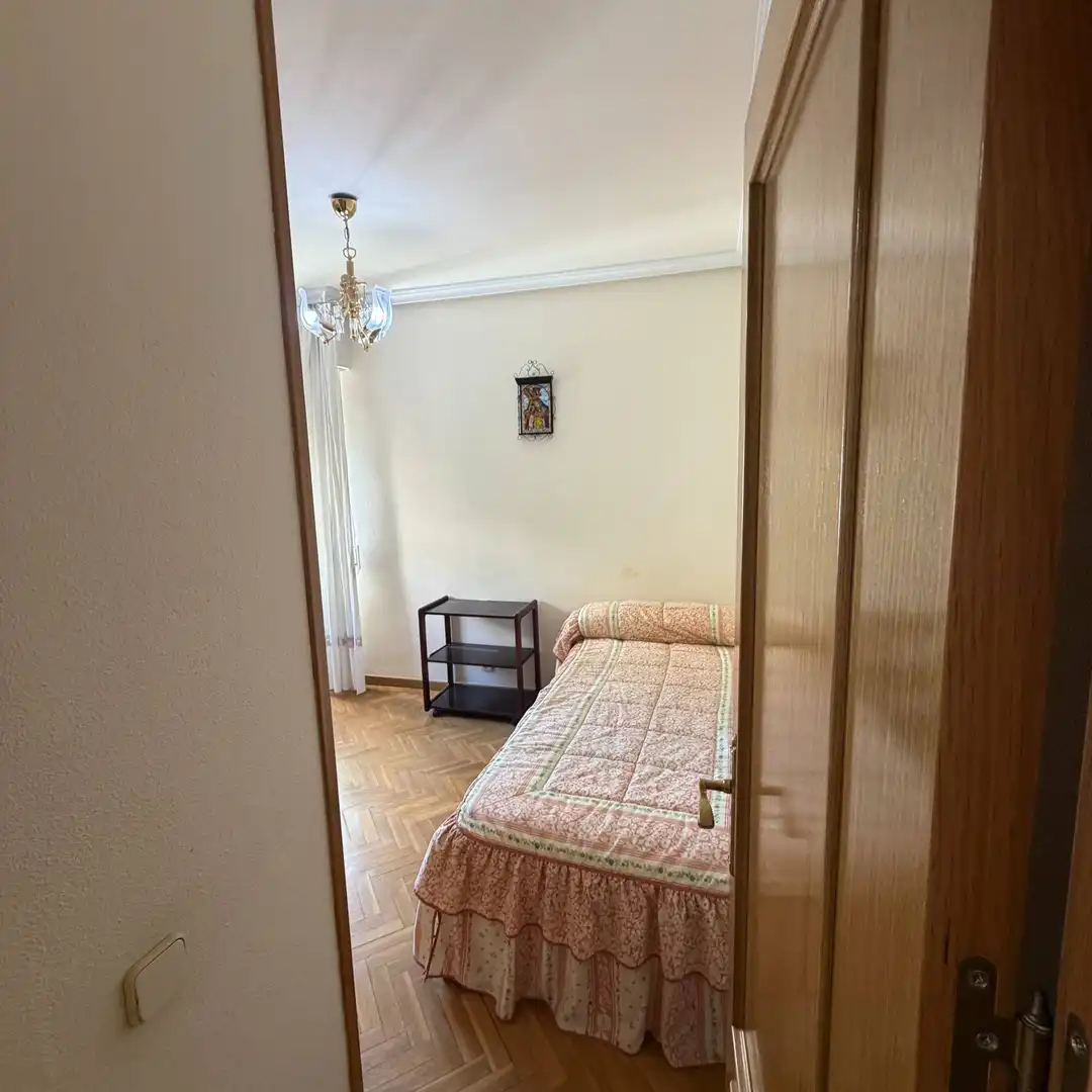 Habitación de Piso en venta en Madrid con Piscina comunitaria