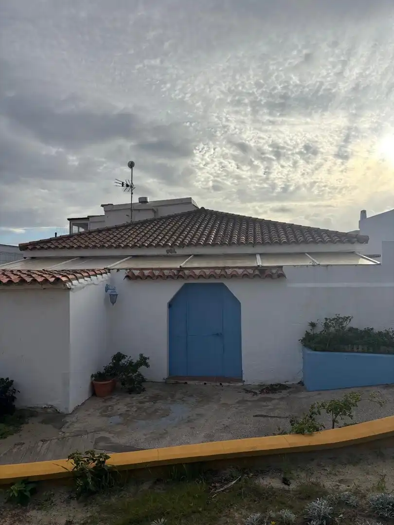 Exterior view of Houses for sale in Algeciras