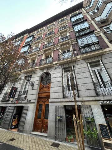 Piso en Alquiler en Calle Ventura Rodríguez en Argüelles