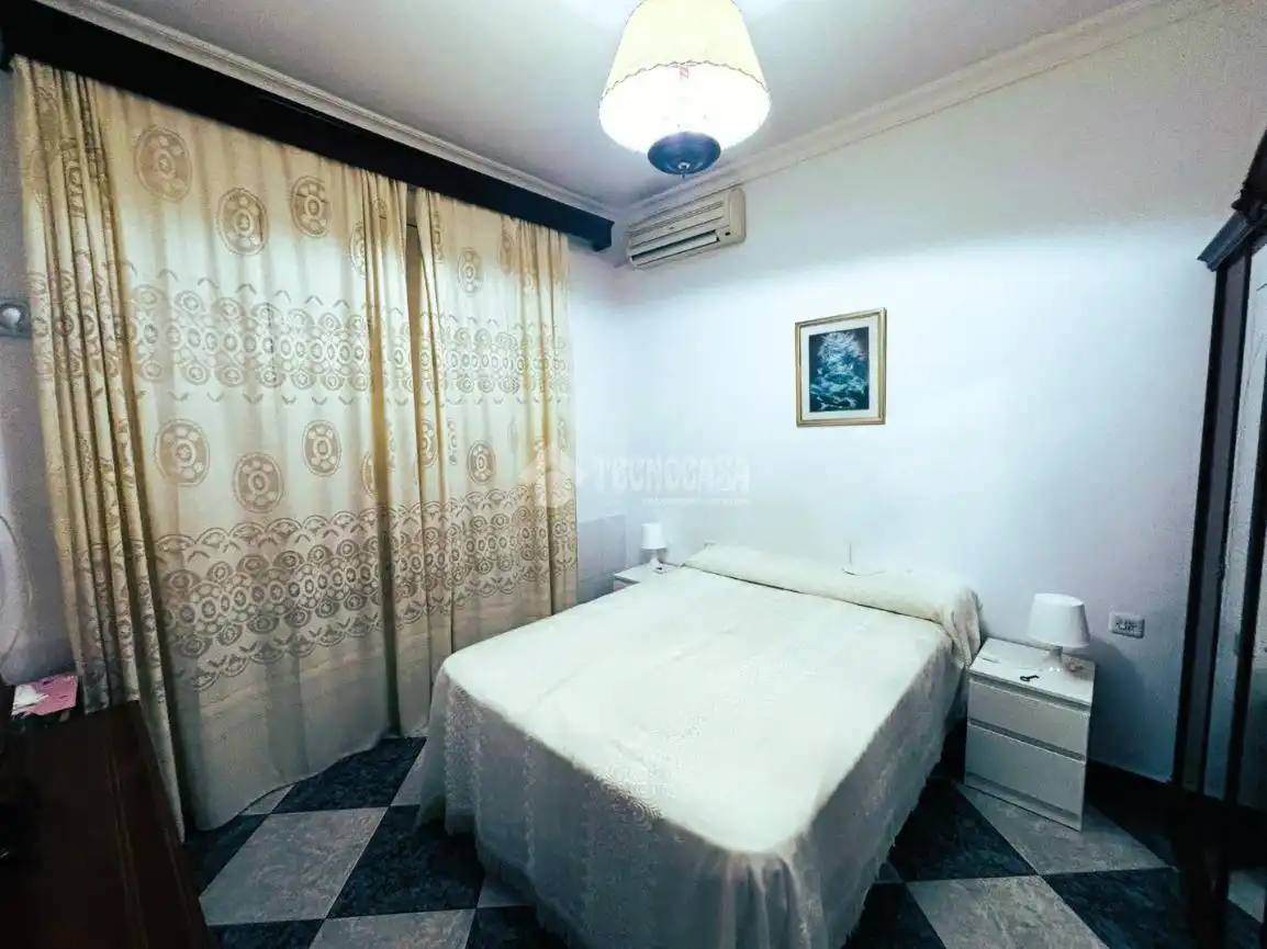 Casa adosada en venta en Pilas