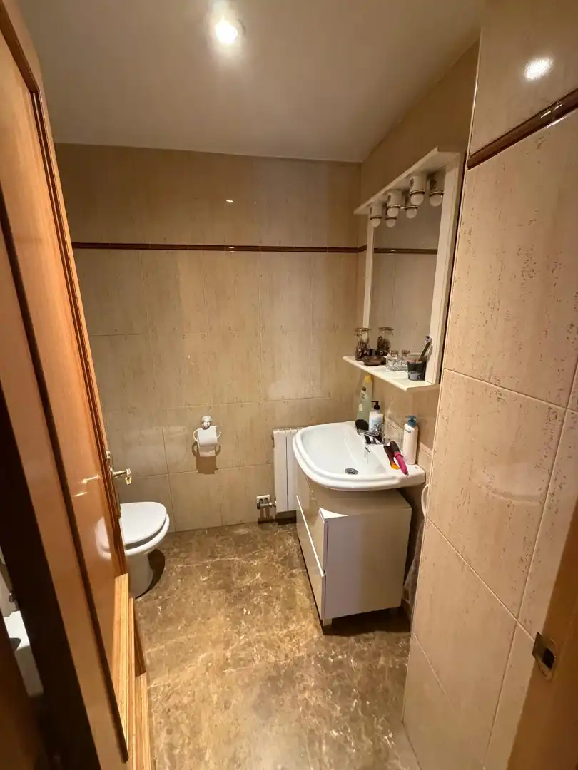 Badezimmer von Dachboden zum Verkauf in Badalona mit Klimaanlage, Heizung und Terrasse
