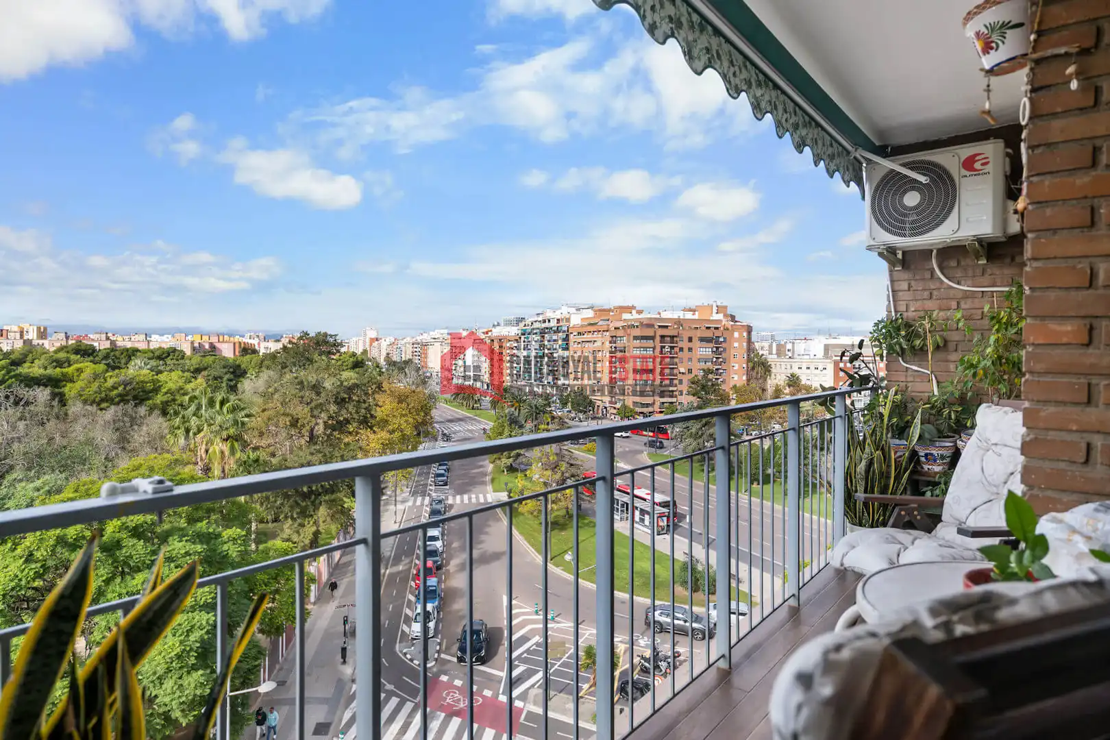 Vista exterior de Apartamento en venta en Valencia con Aire acondicionado, Terraza y Amueblado