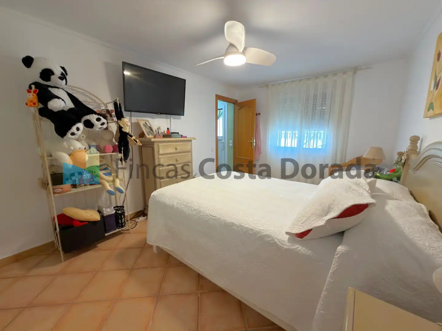 Dormitori de Casa o xalet en venda en Cubelles amb Aire condicionat, Jardí privat i Terrassa