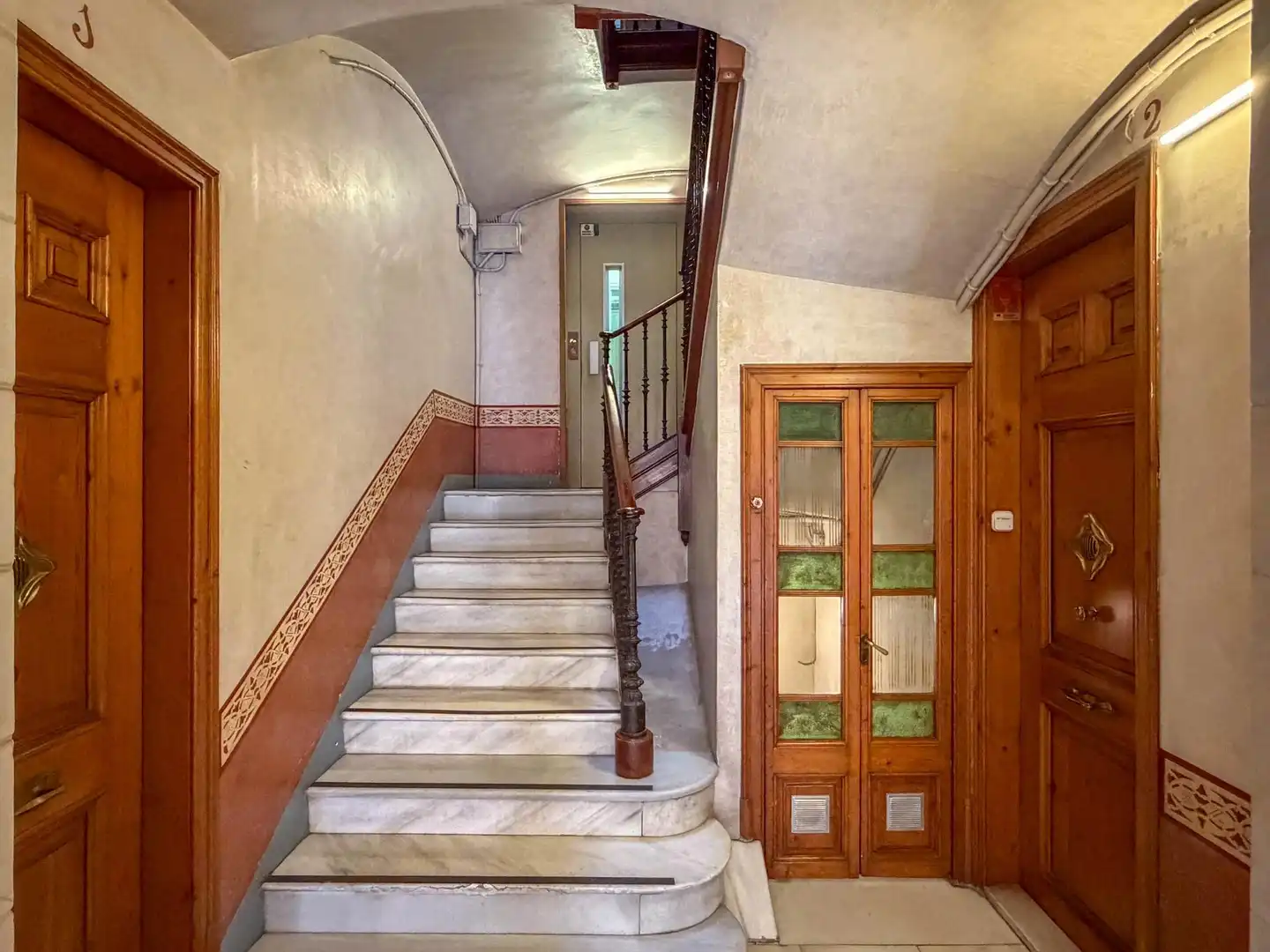 Wohnung zum Verkauf in Barcelona mit Klimaanlage, Heizung und Parkett