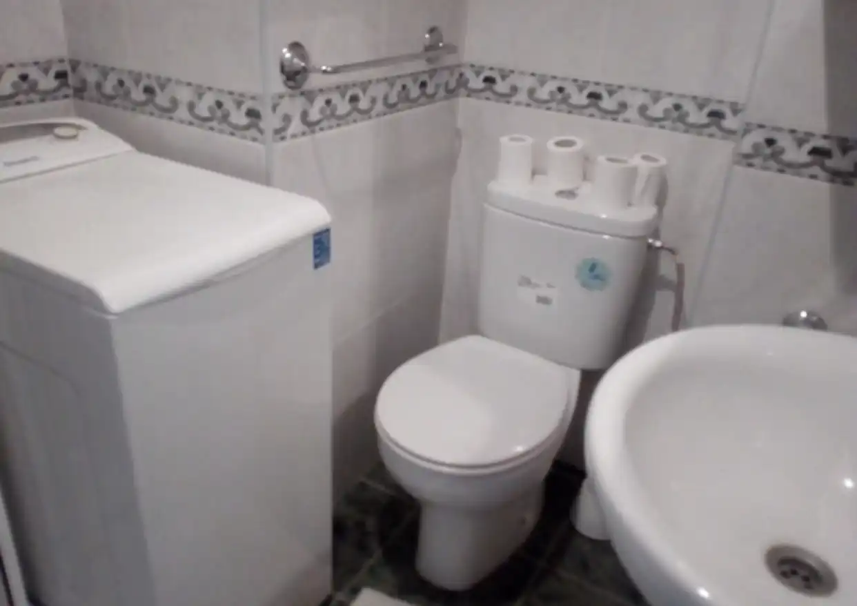 Baño de Piso de alquiler en Santiago de Compostela  con Amueblado