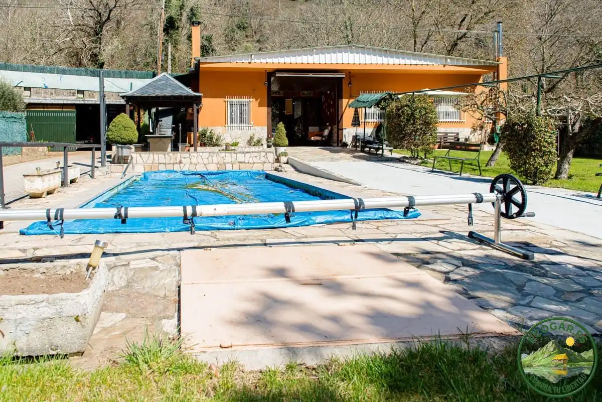 Piscina de Casa o chalet en venta en Trabadelo con Calefacción y Amueblado