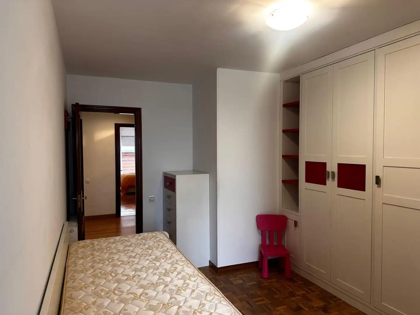 Habitación de Piso en venta en Oviedo  con Calefacción, Parquet y Trastero