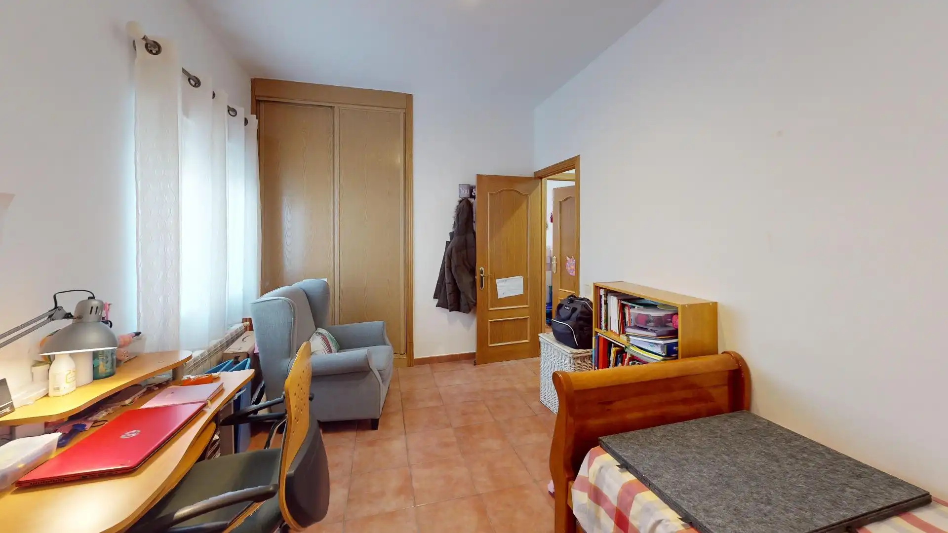 Habitación de Casa o chalet en venta en El Molar (Madrid) con Aire acondicionado, Calefacción y Jardín privado
