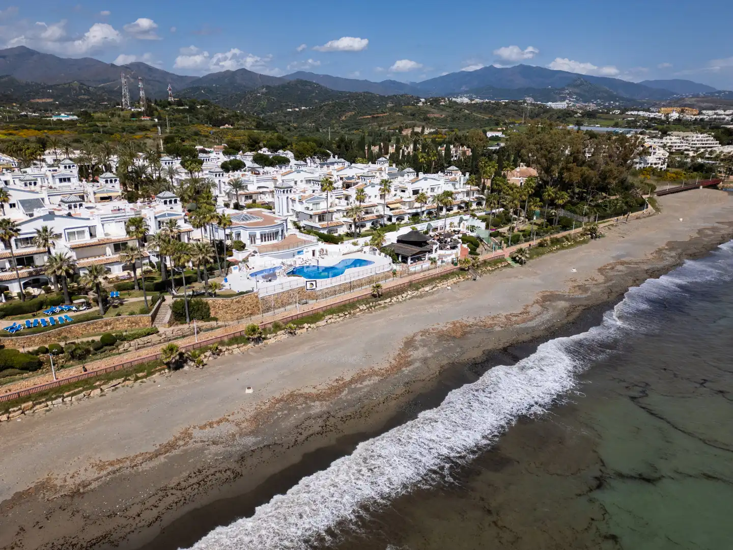 Exterior view of Attic for sale in Estepona  with Air Conditioner, Terrace and Swimming Pool