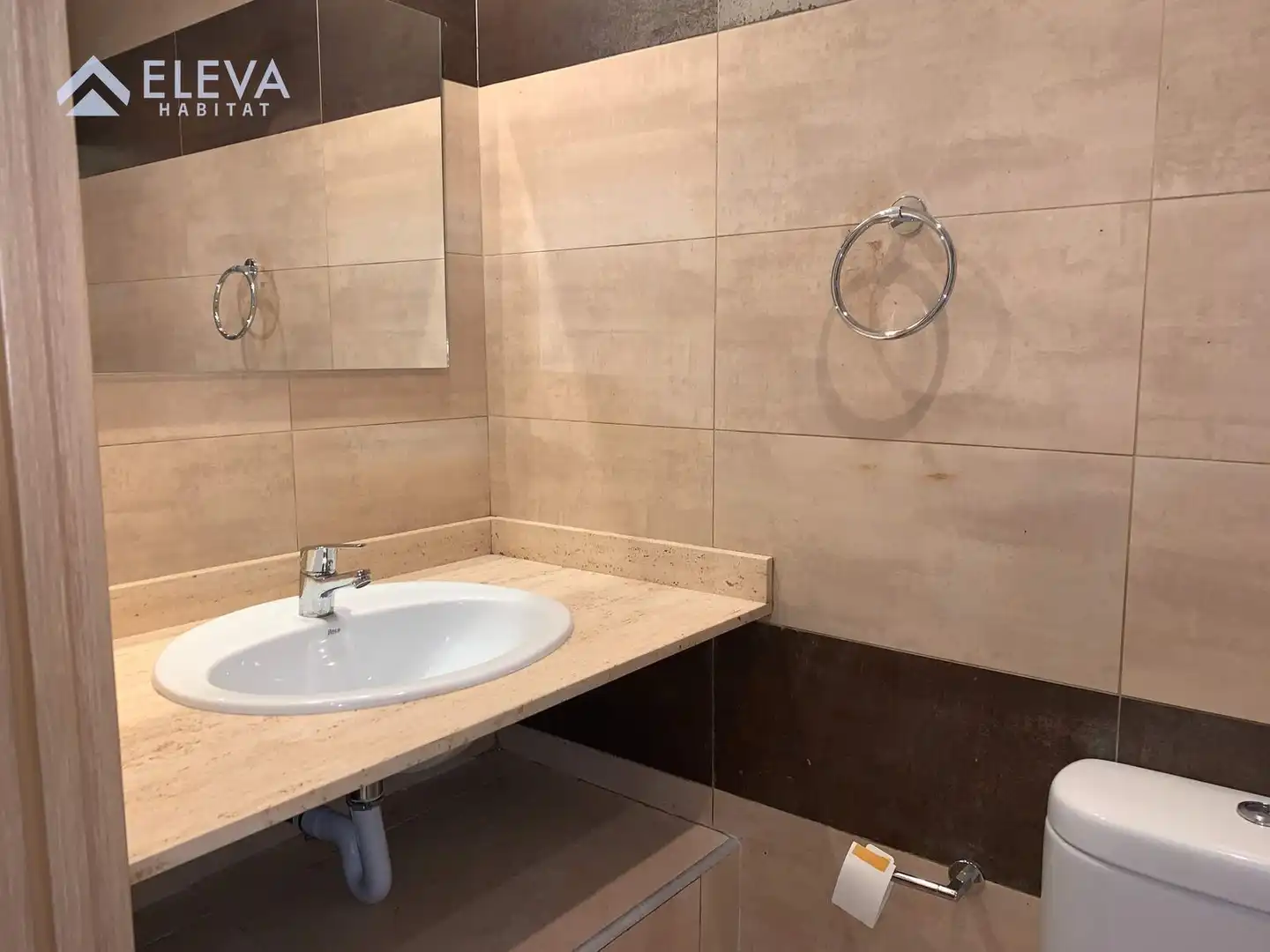 Baño de Edificio en venta en Lleida