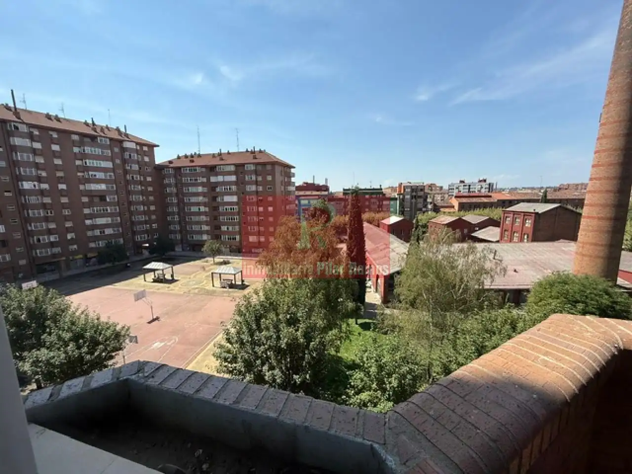 Außenansicht von Wohnung zur Miete in León Capital  mit Heizung und Terrasse