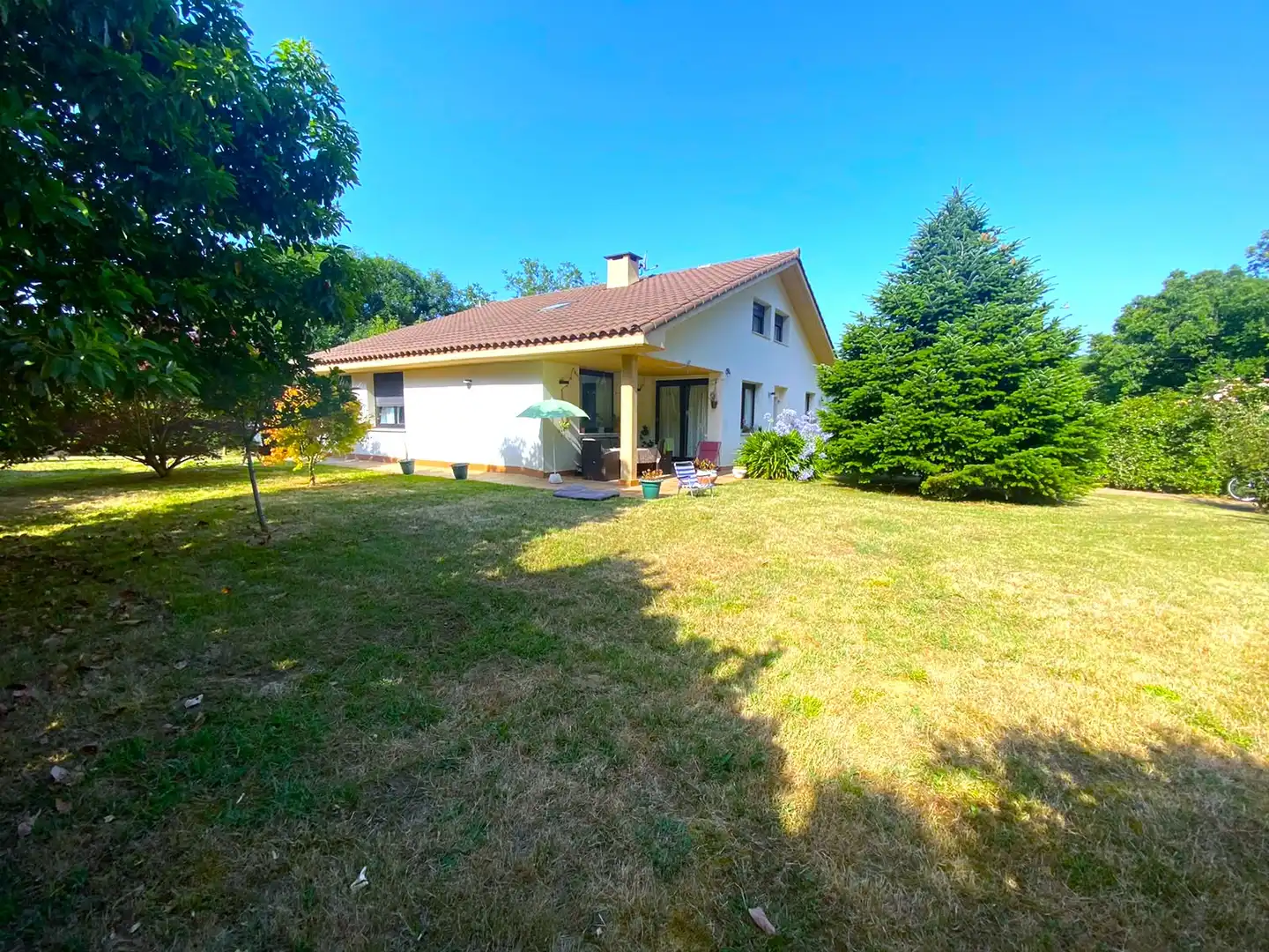 Garden of Houses for sale in Castro-Urdiales  with Heating, Private garden and Parquet flooring