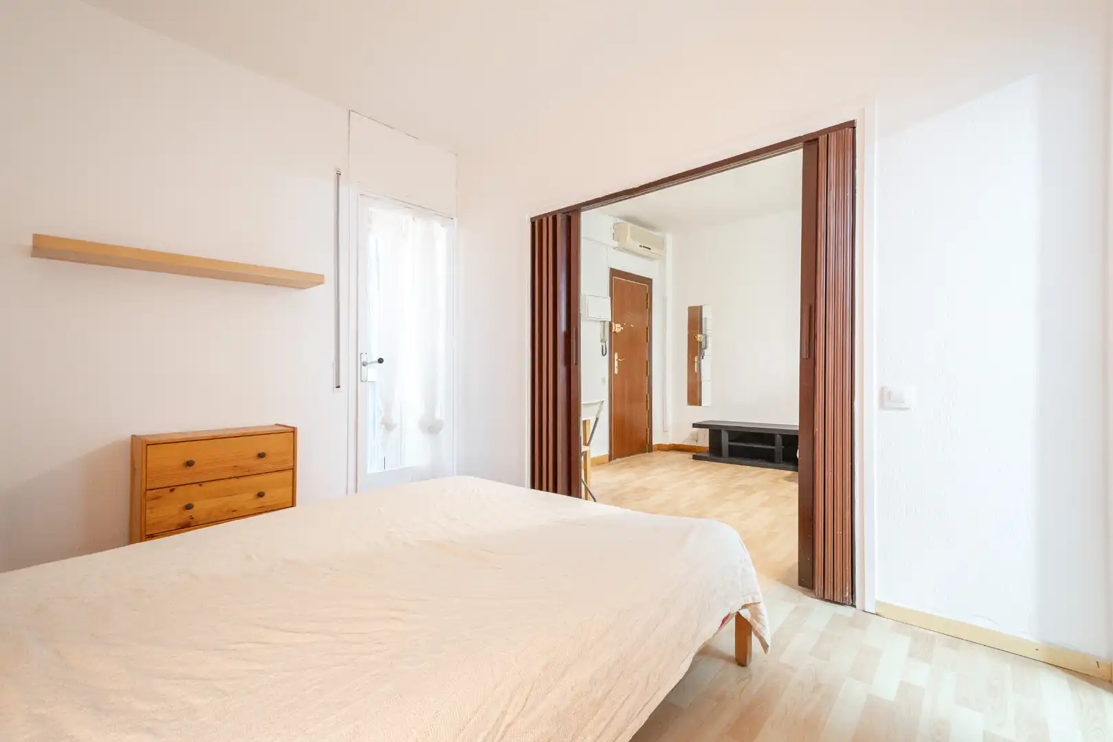 Schlafzimmer von Wohnung zum Verkauf in Barcelona mit Klimaanlage und Heizung