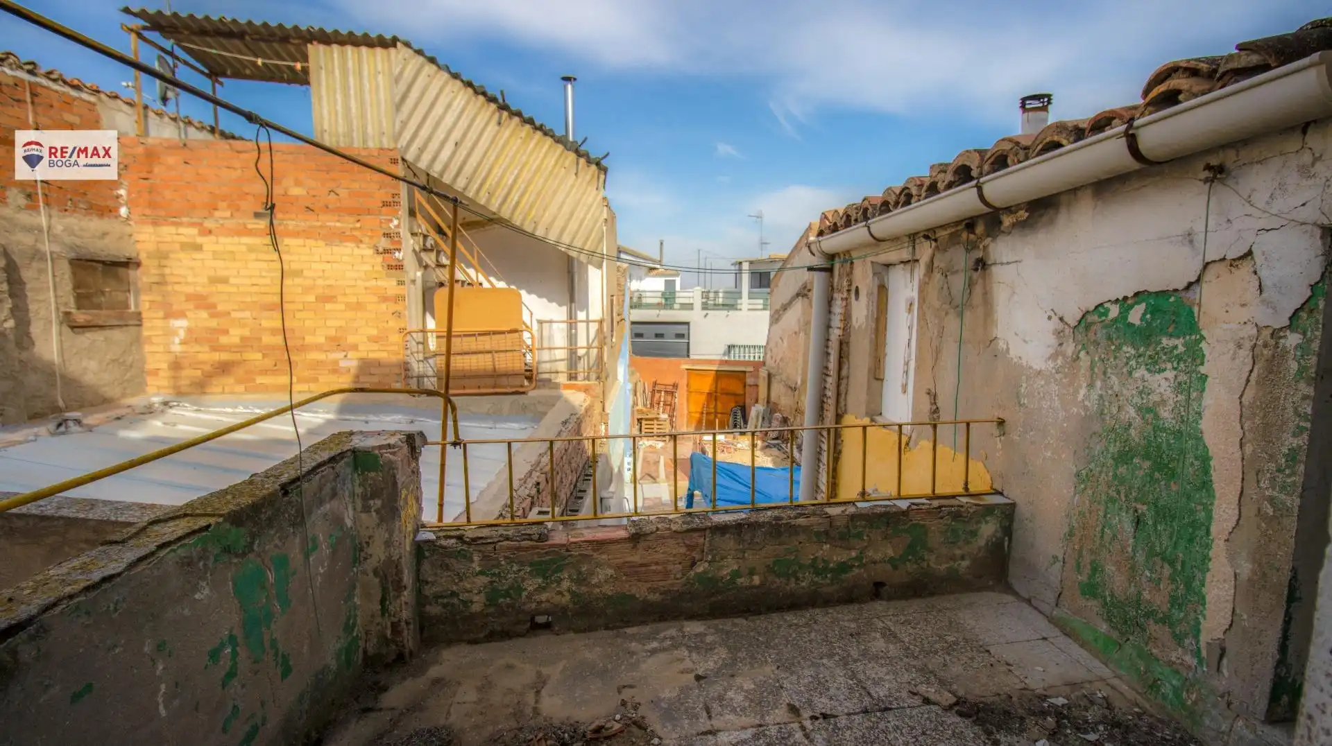 Außenansicht von Wohnung zum Verkauf in Novallas mit Terrasse